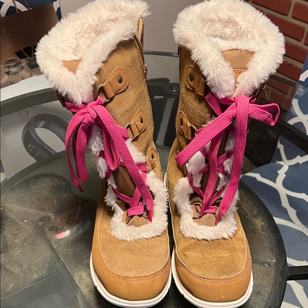 DSG Tan and Pink Lace Up Boots